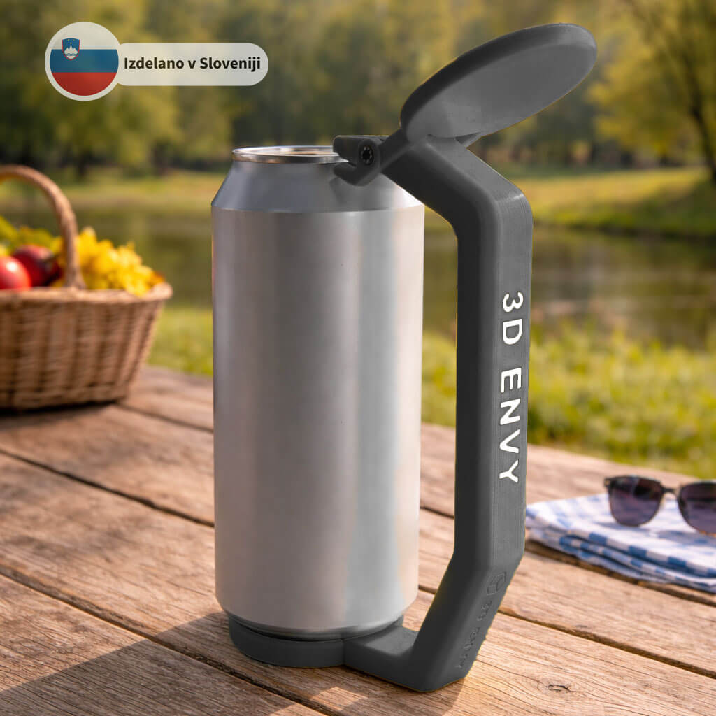 Držalo za pločevinke z imenom