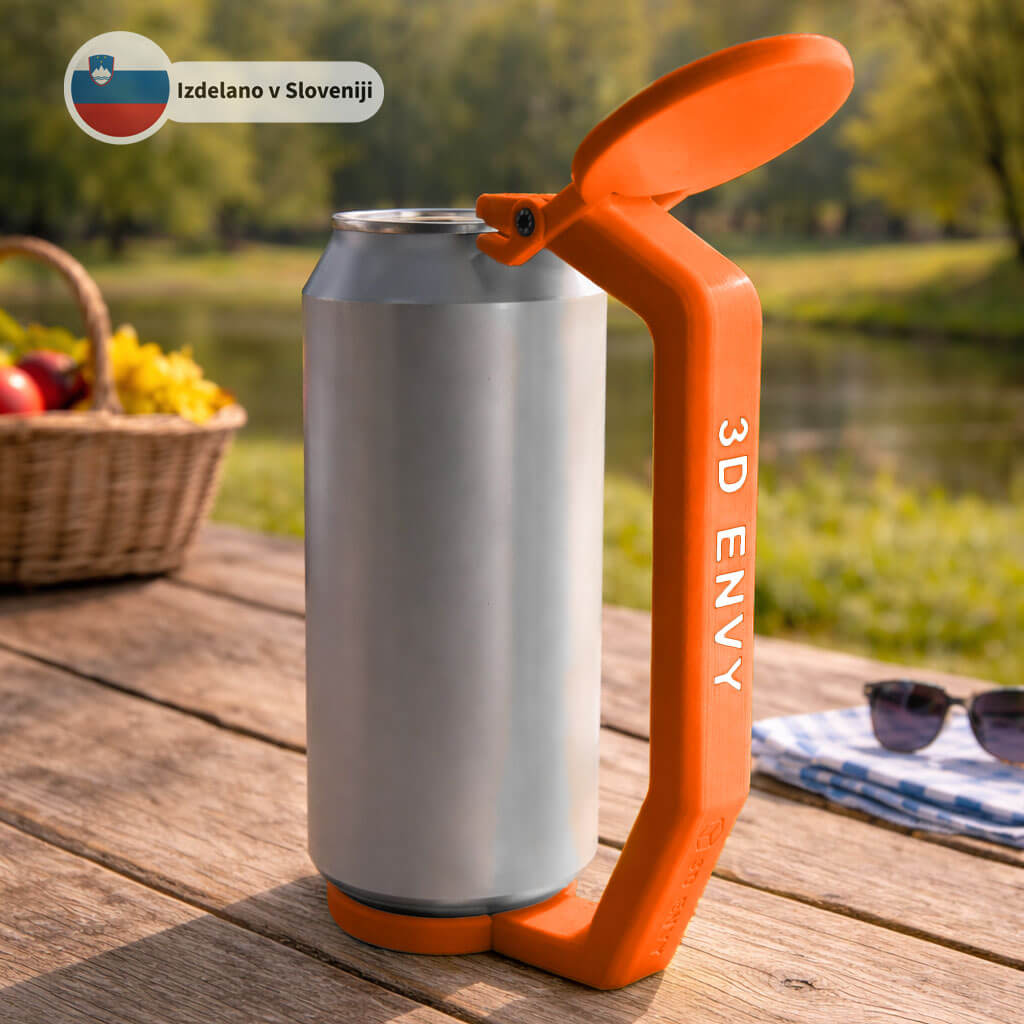 Držalo za pločevinke z imenom