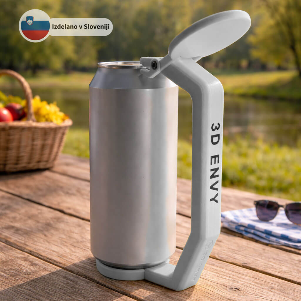 Držalo za pločevinke z imenom