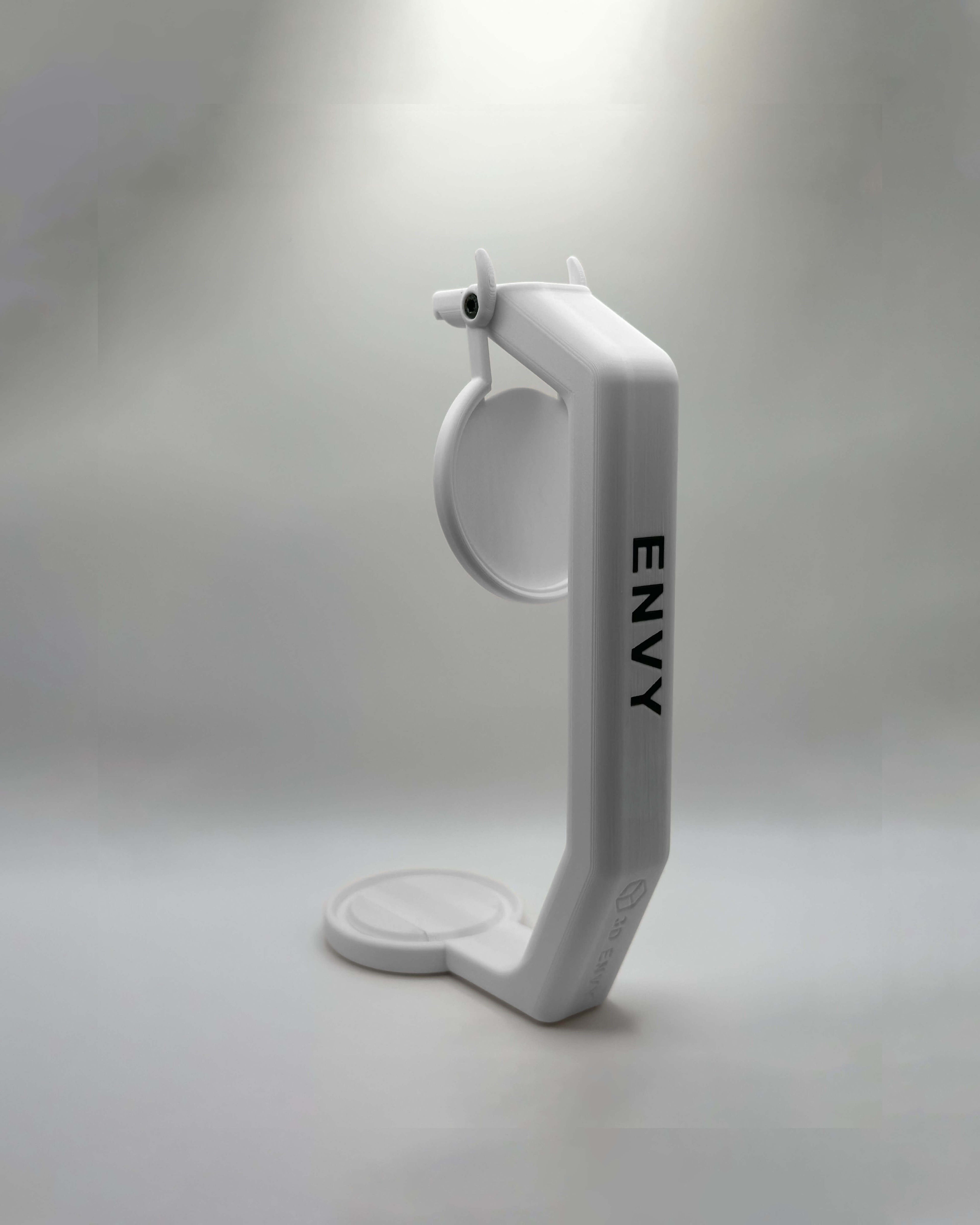 Držalo za pločevinke z barvnim imenom