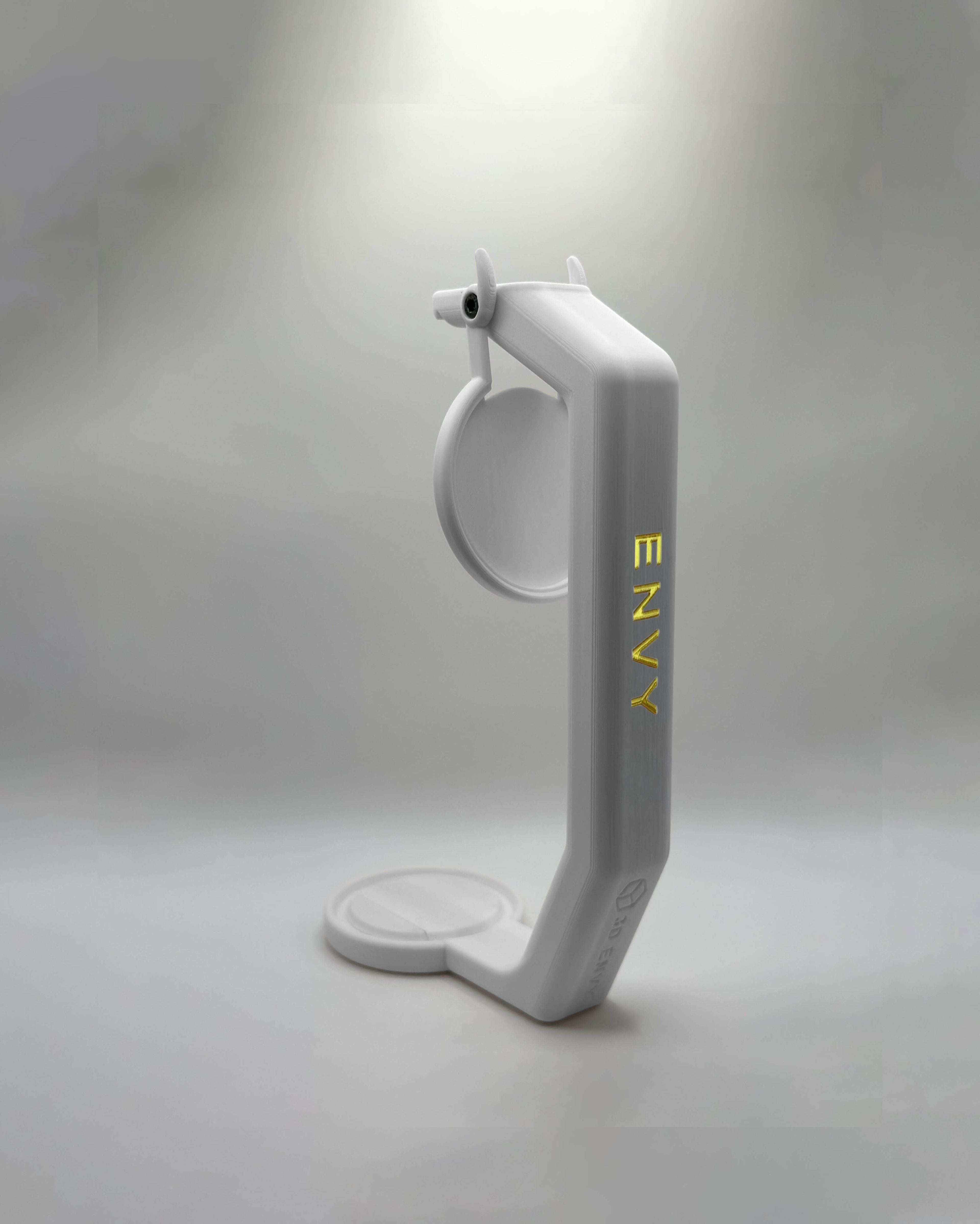 Držalo za pločevinke z barvnim imenom