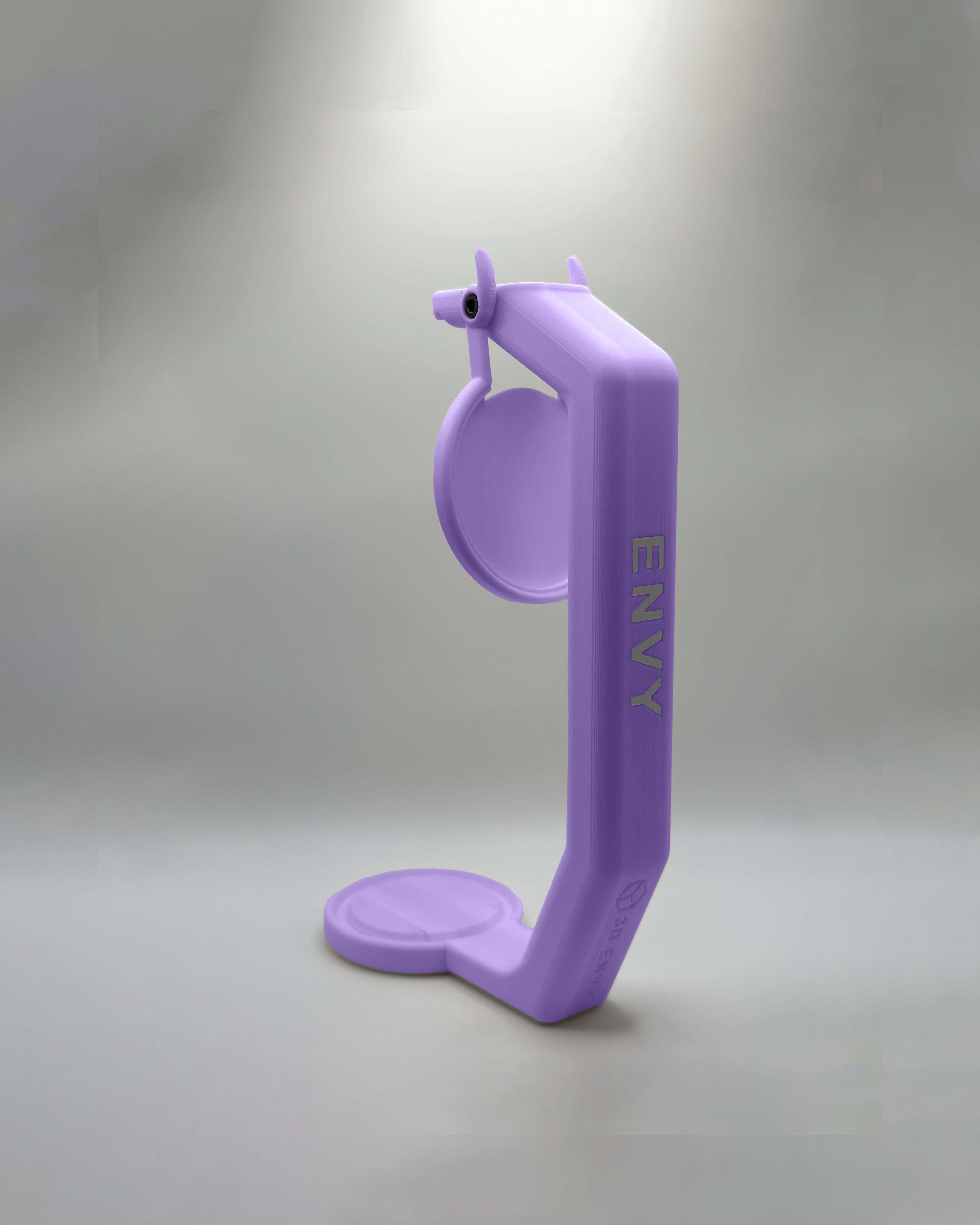 Držalo za pločevinke z barvnim imenom