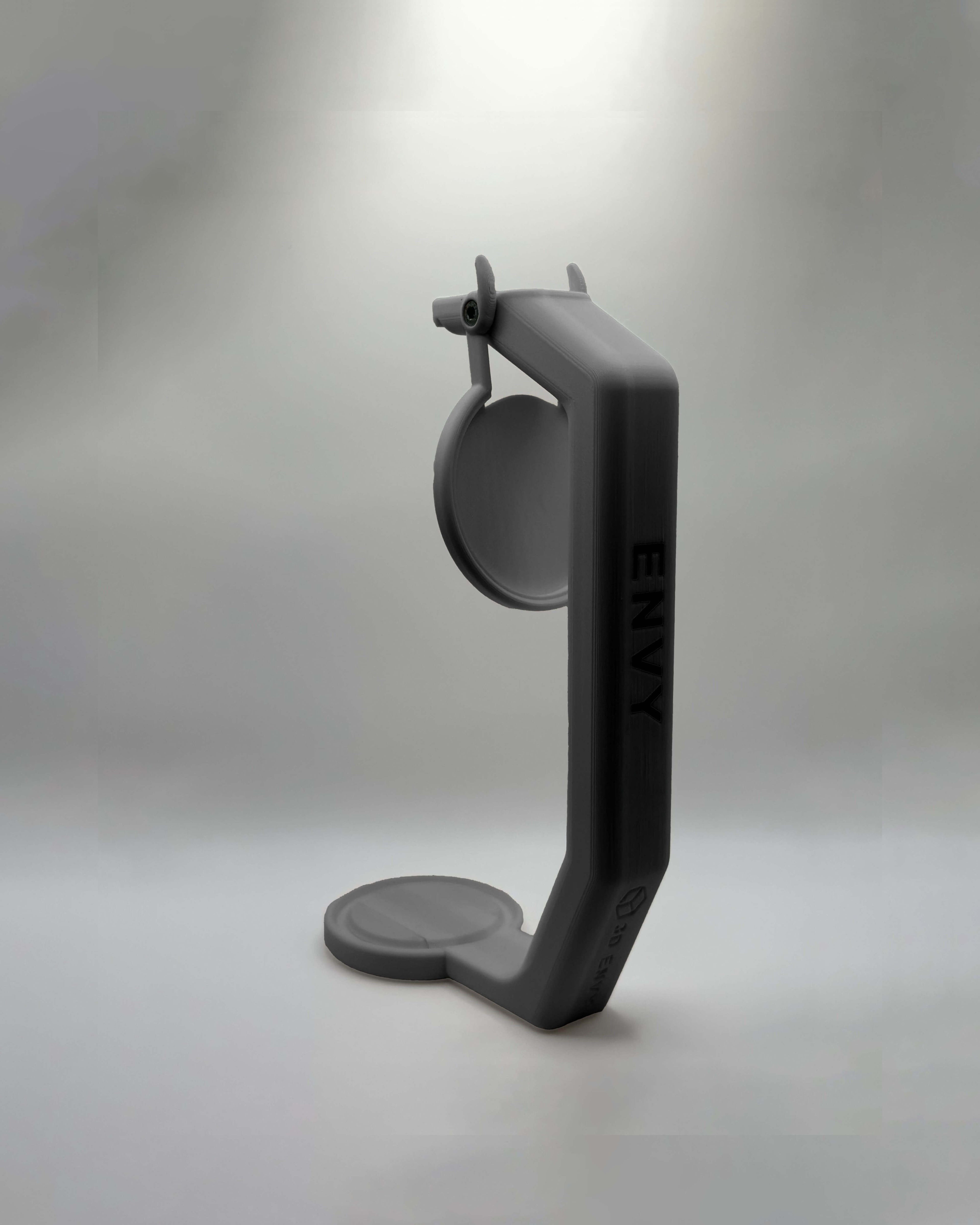 Držalo za pločevinke z barvnim imenom