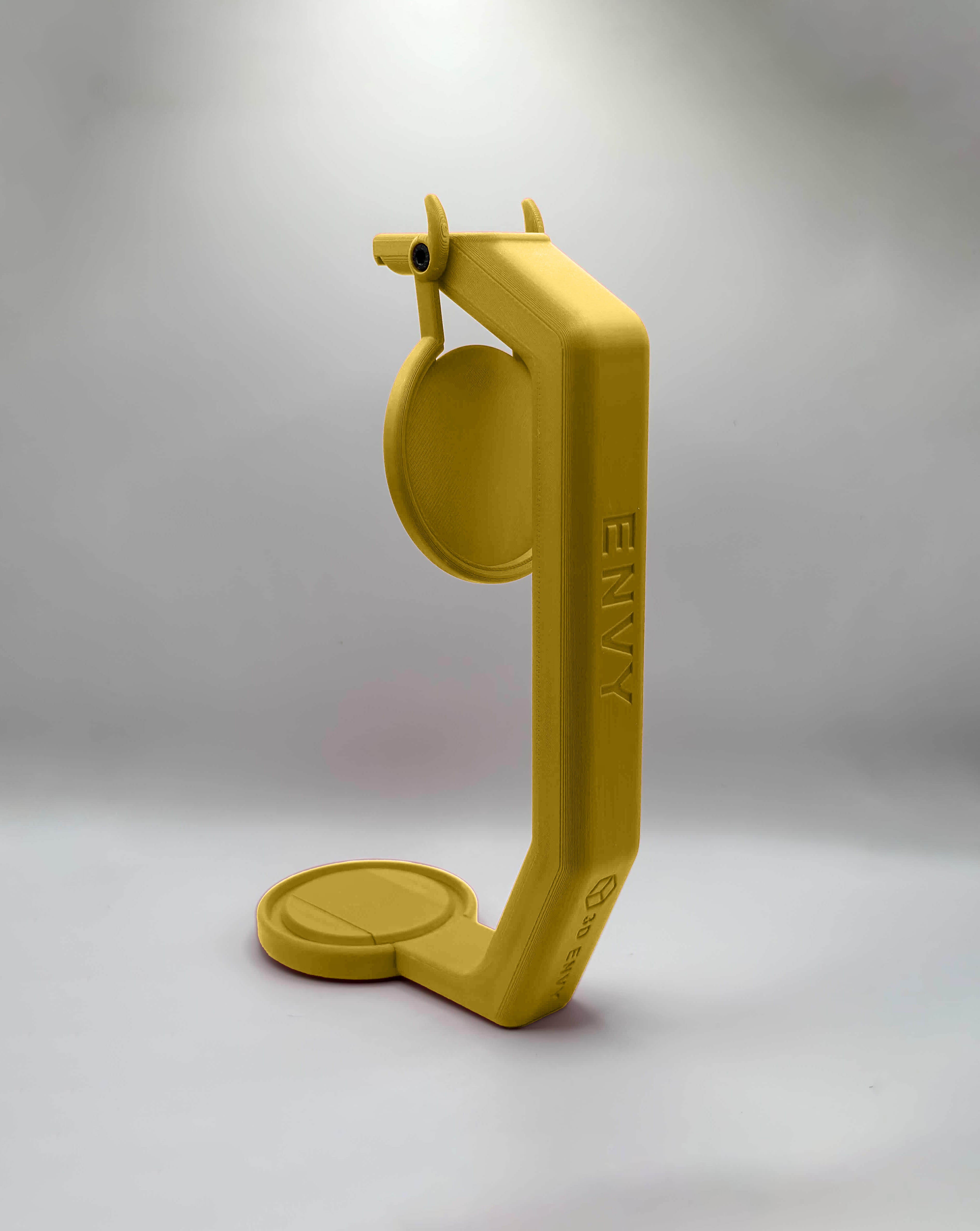 Držalo za pločevinke z imenom