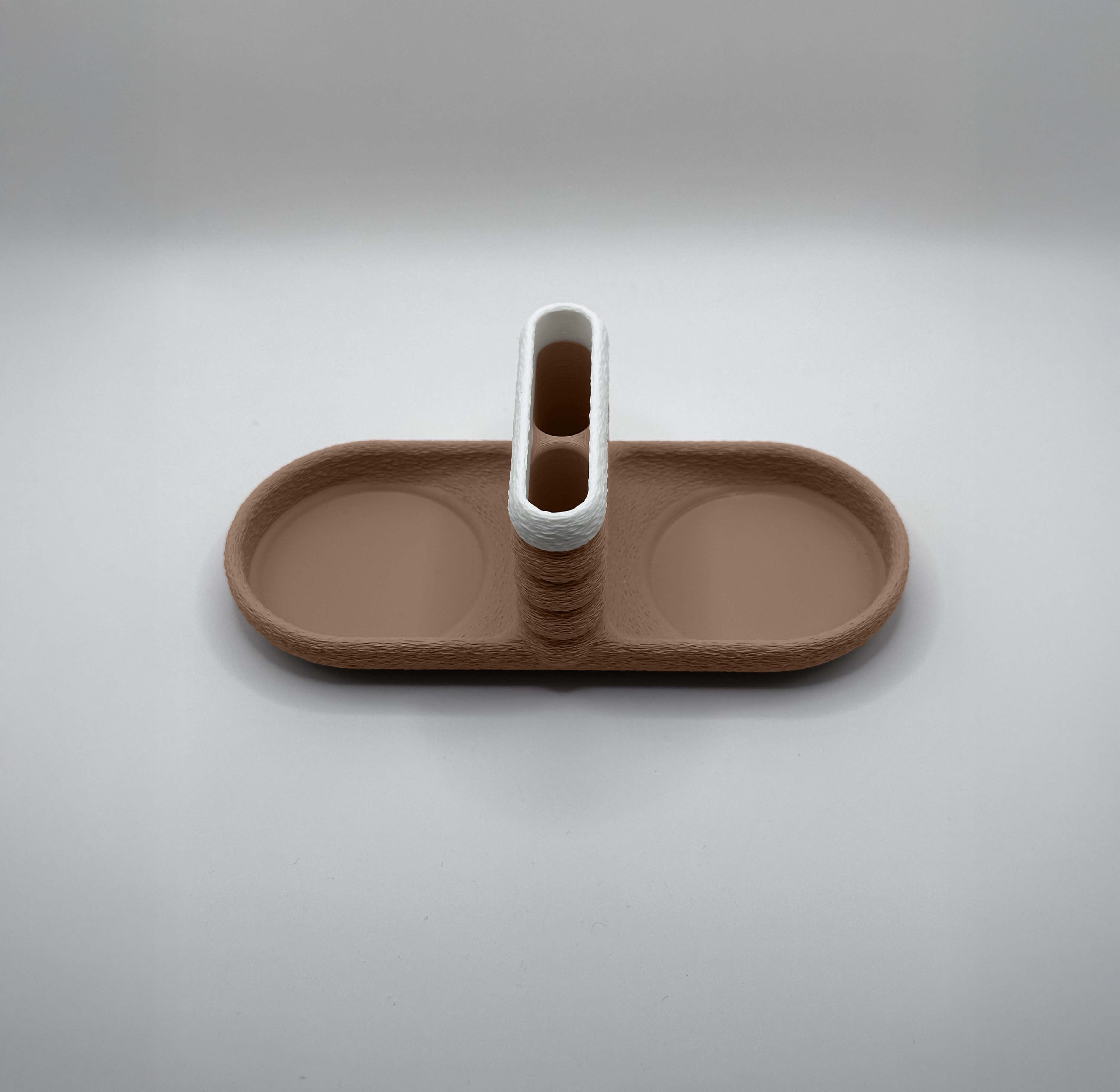 Stojalo za solnico in poprnico