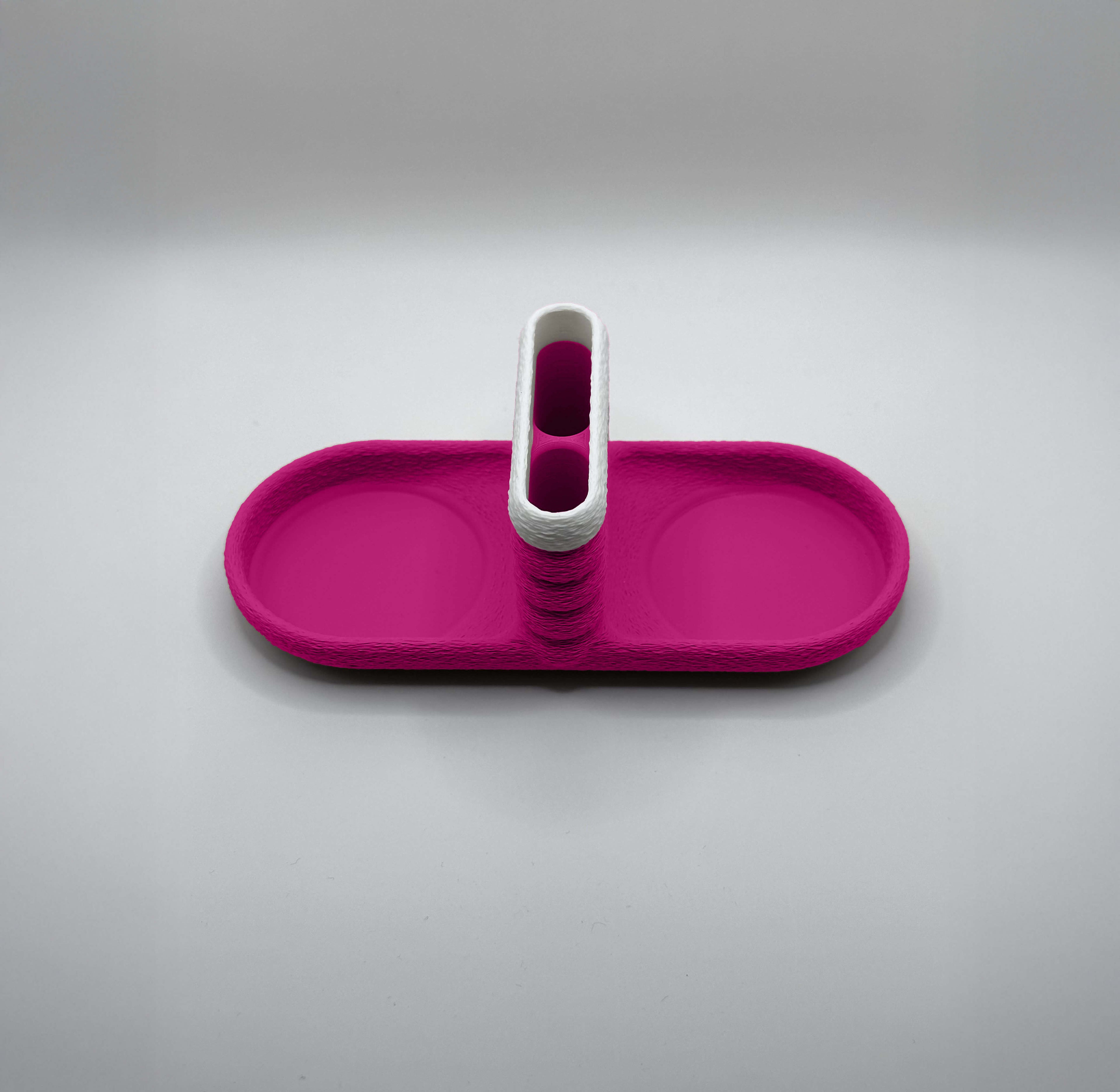 Stojalo za solnico in poprnico