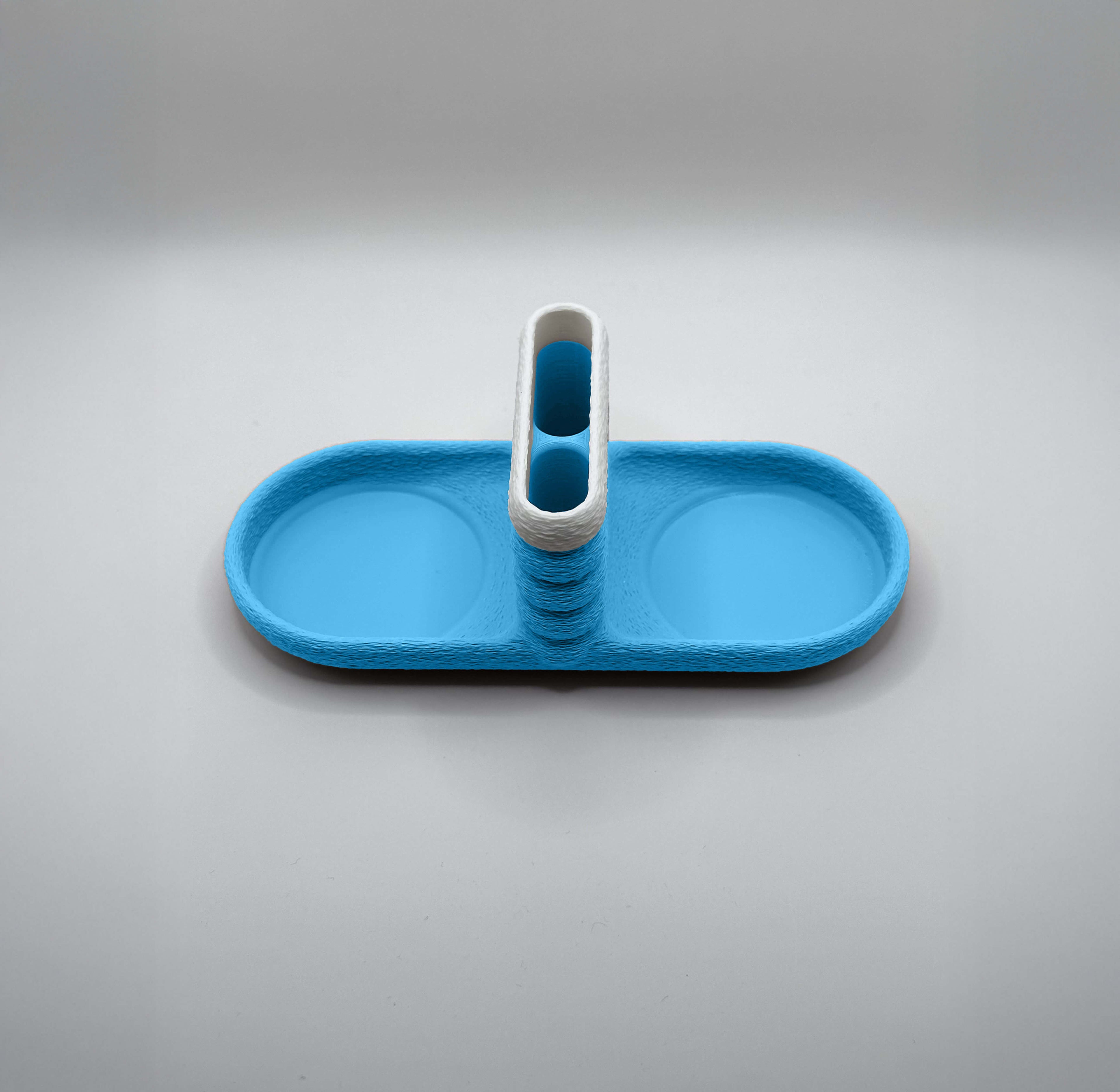 Stojalo za solnico in poprnico