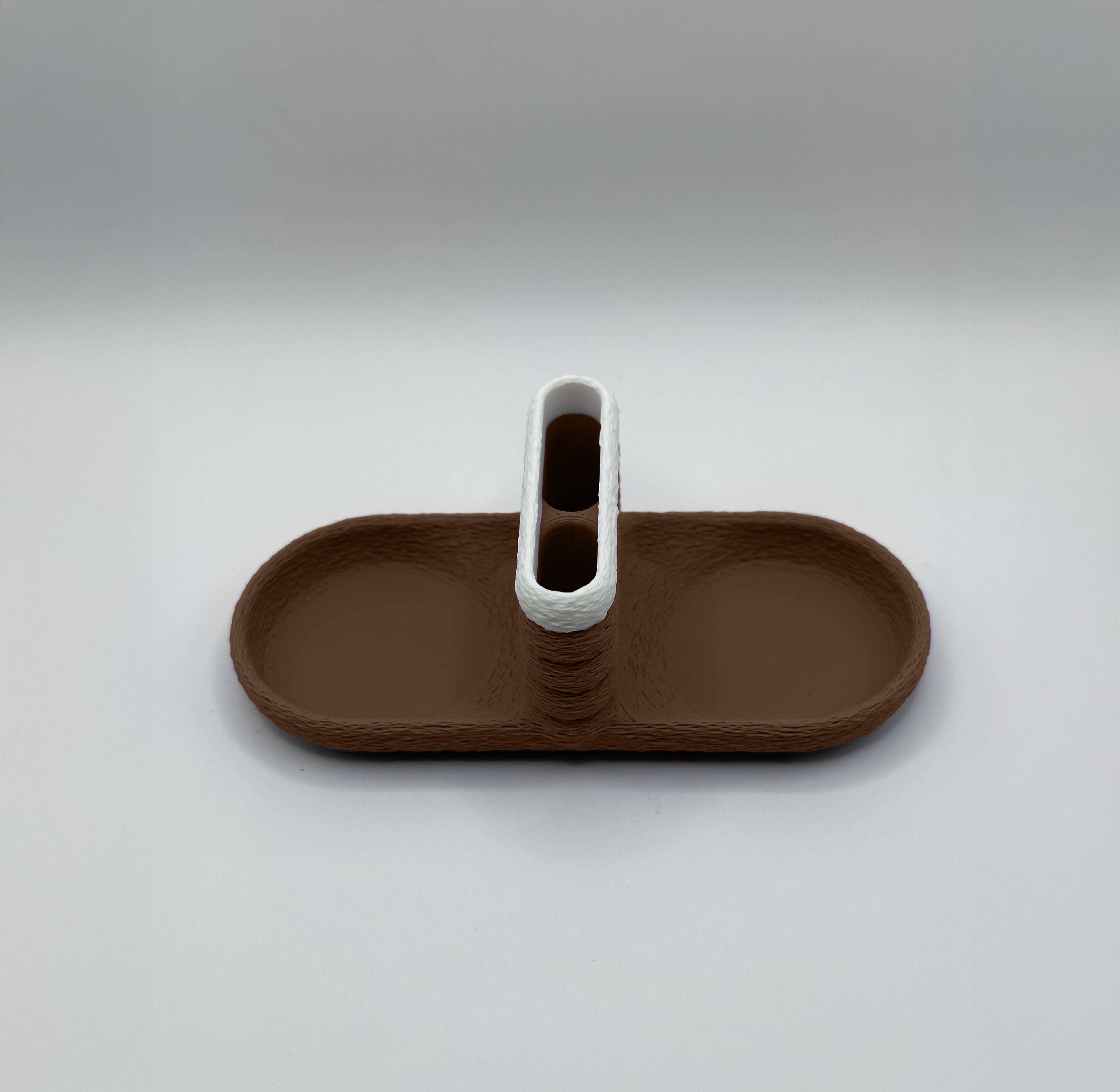 Stojalo za solnico in poprnico