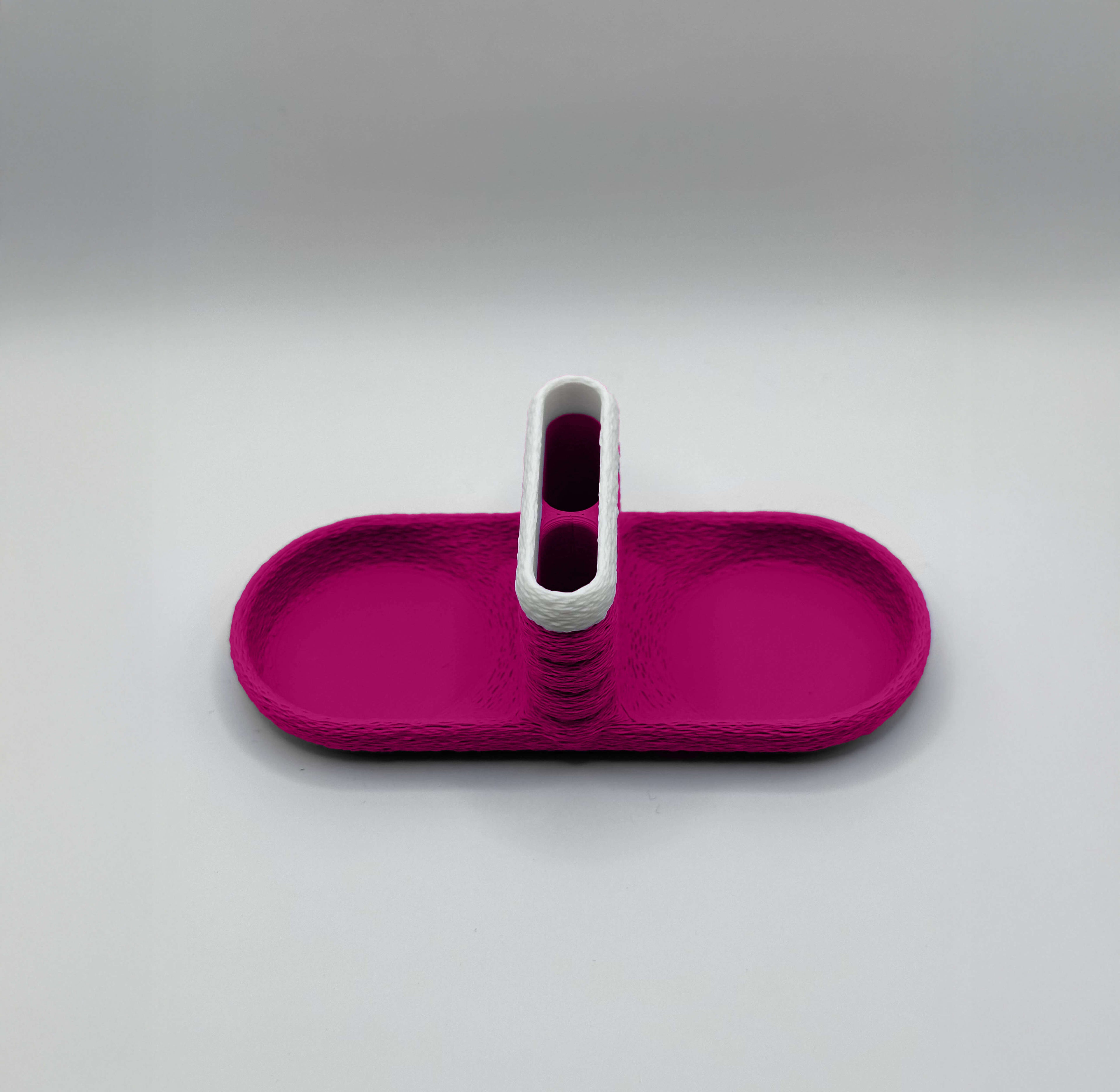 Stojalo za solnico in poprnico