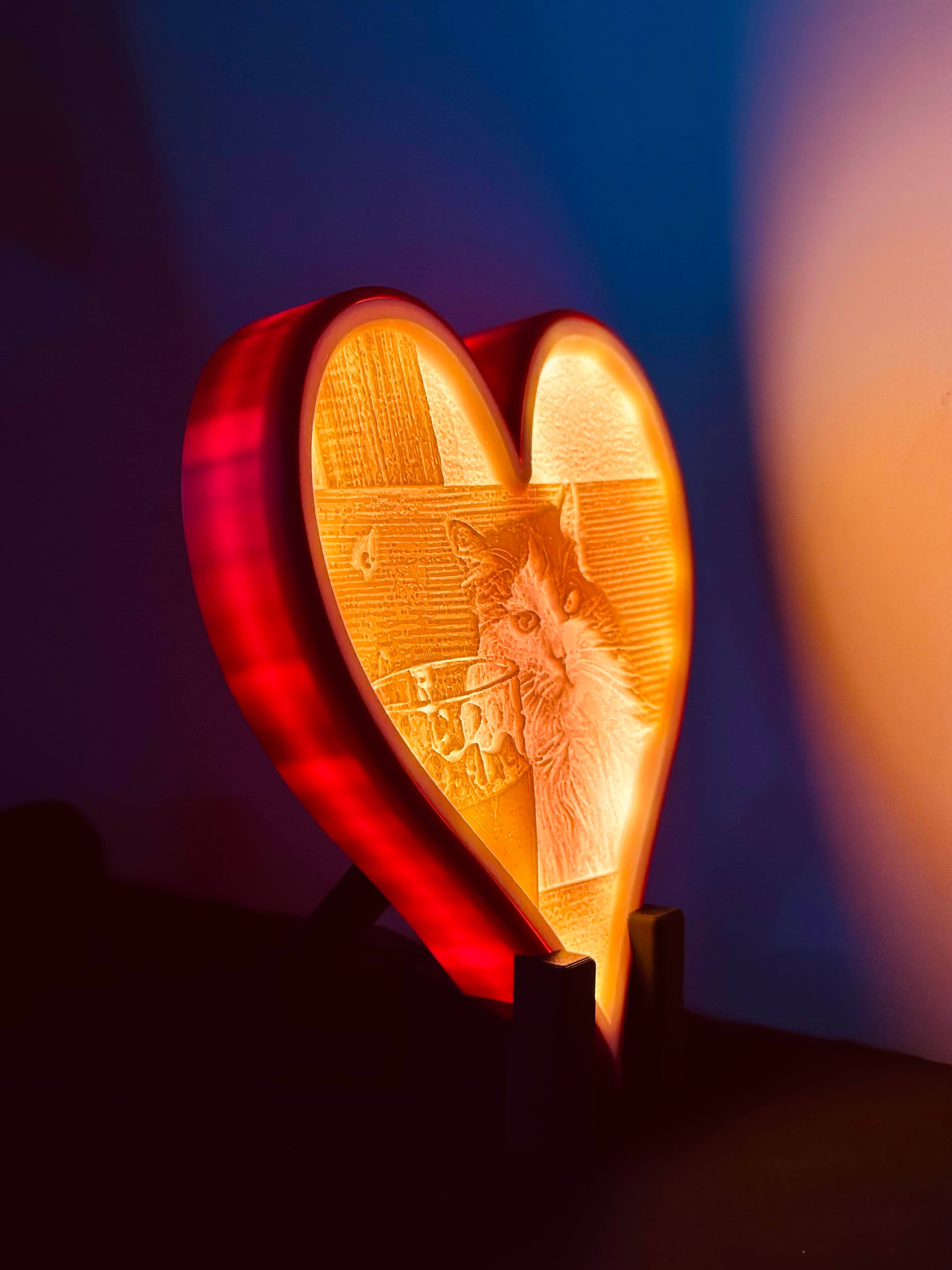 Personalizirana LED svetilka v obliki srca